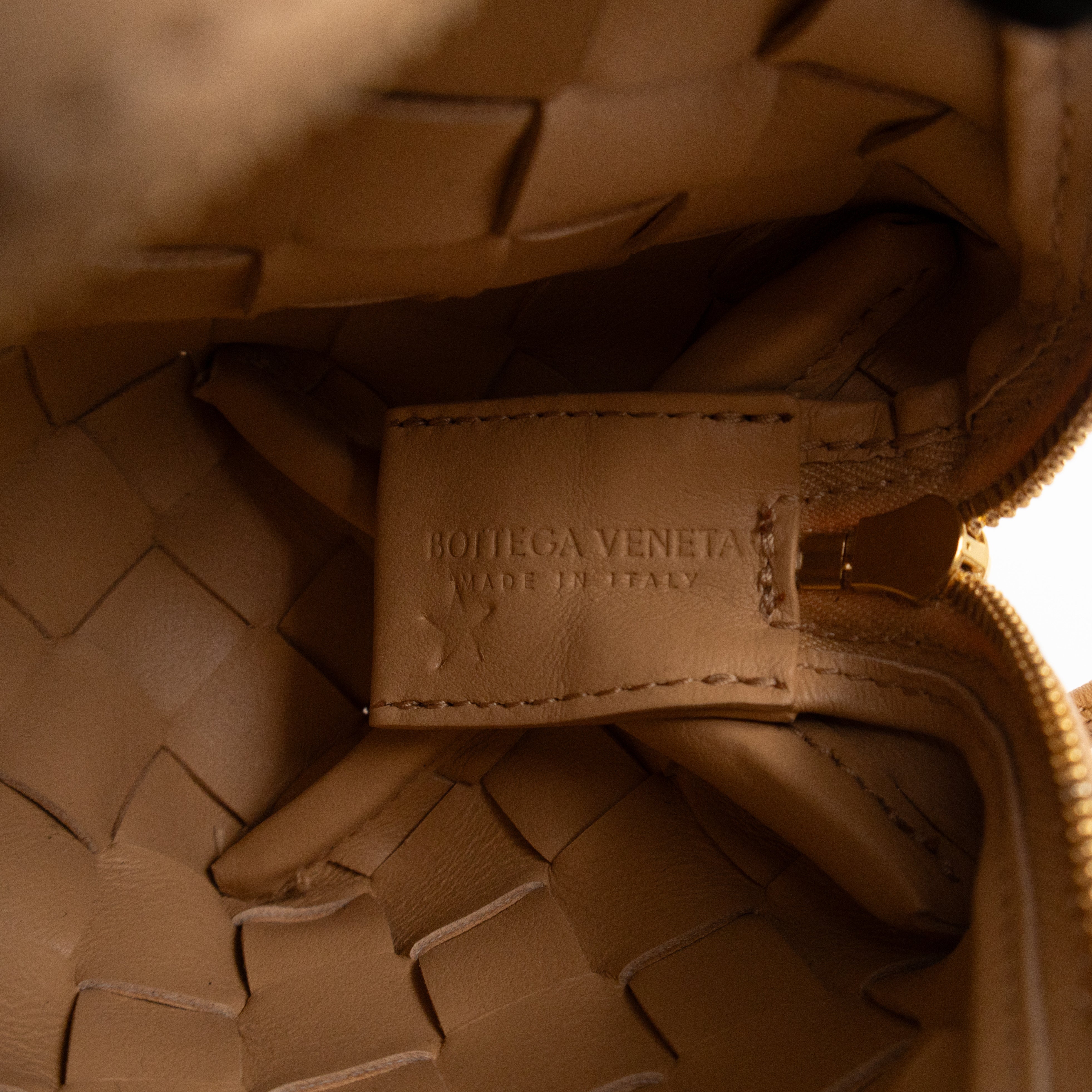 Candy Loop Bag Almond Intrecciato Leather