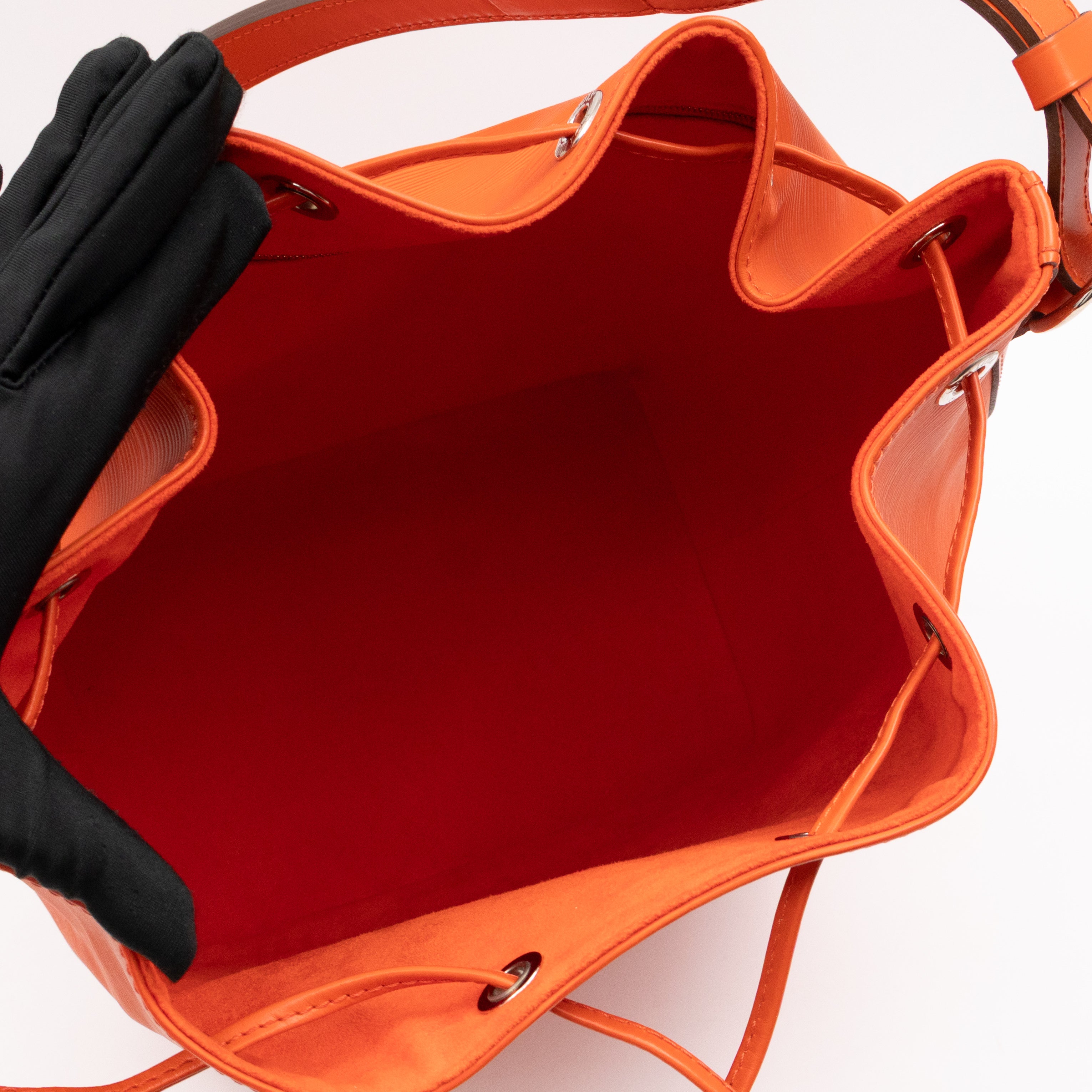 Noe Piment Epi Leather