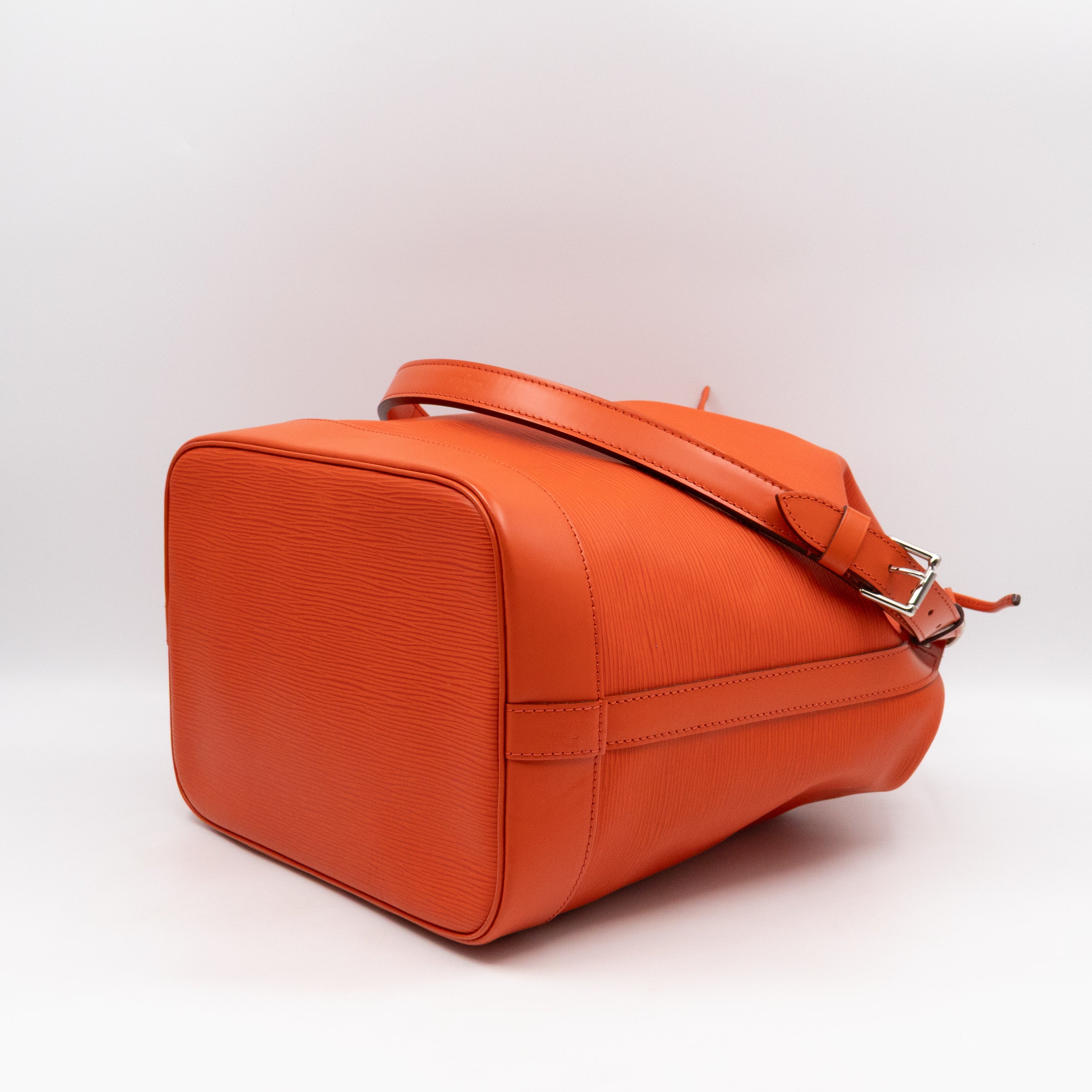 Noe Piment Epi Leather