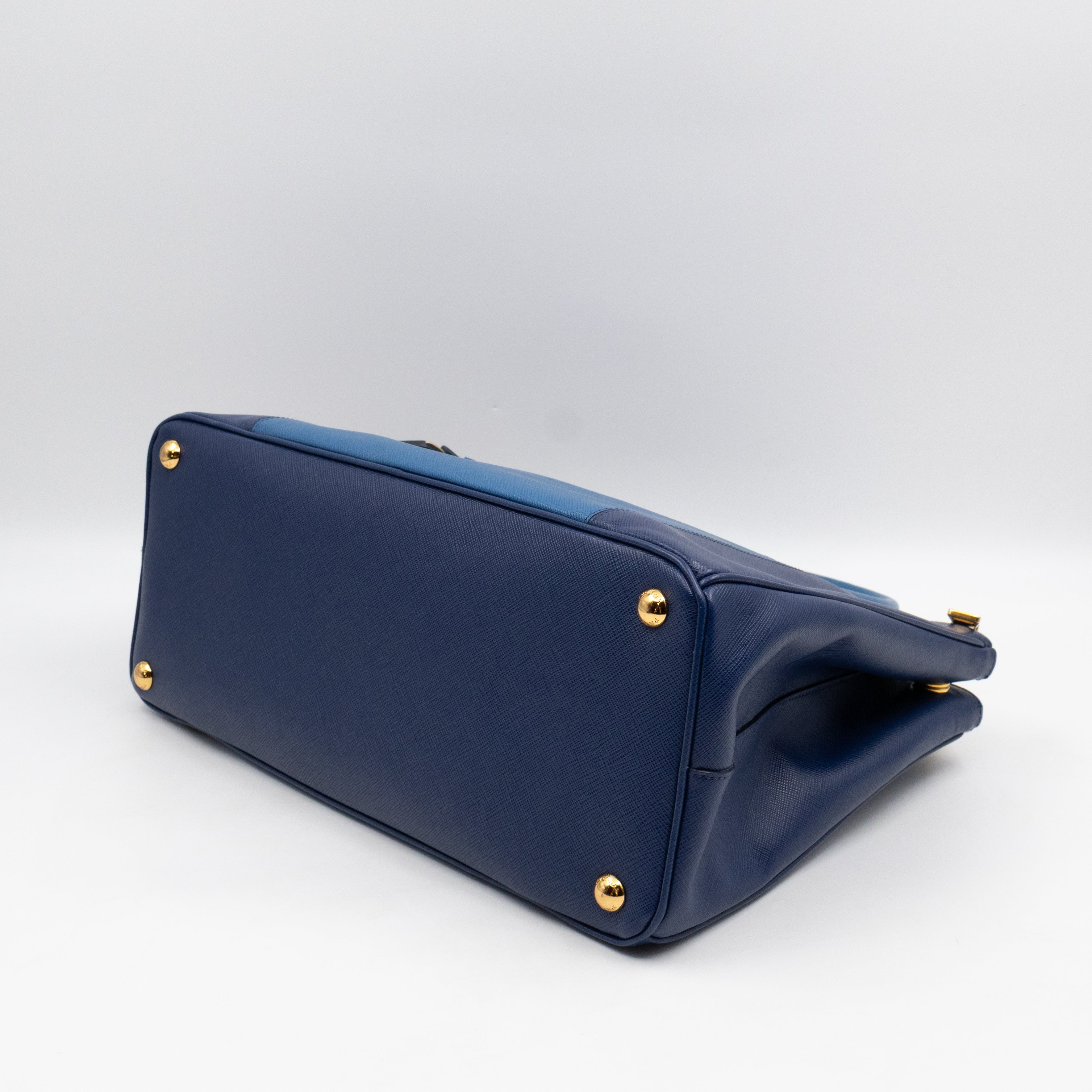 Galleria Medium Double Zip Blue Two Tone Saffiano Leather