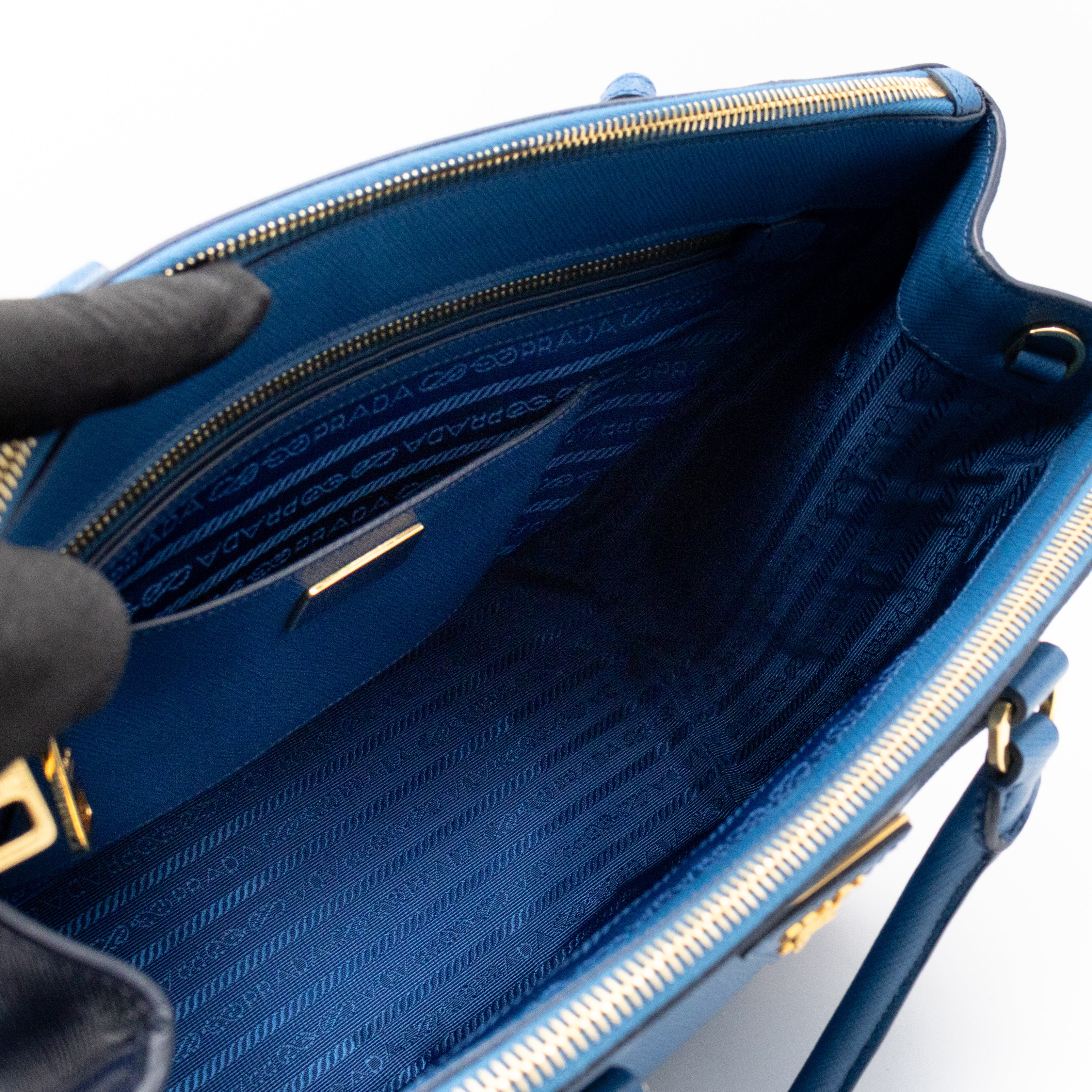 Galleria Medium Double Zip Blue Two Tone Saffiano Leather