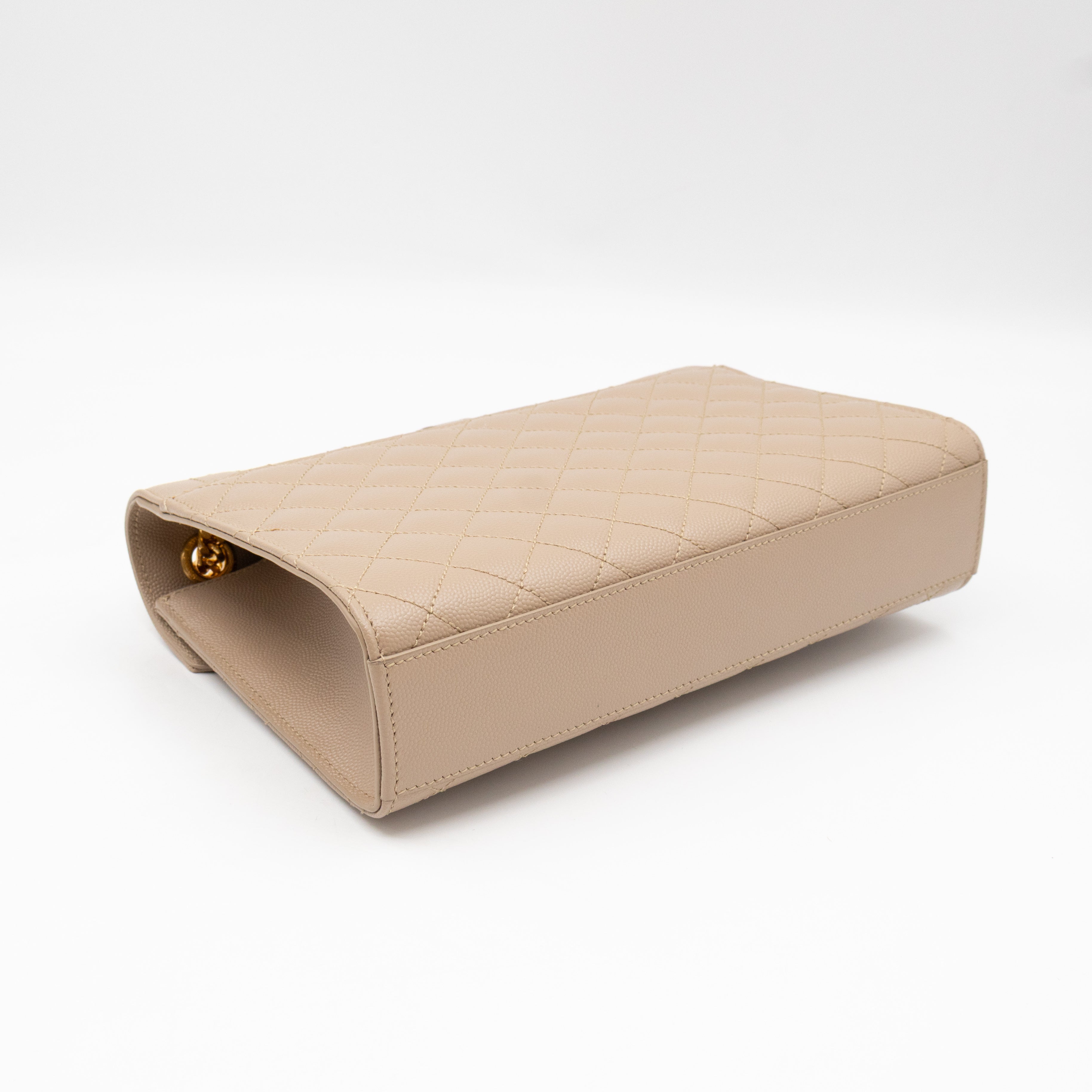 Envelope Medium Beige Quilted Grain De Poudre Embossed Leather