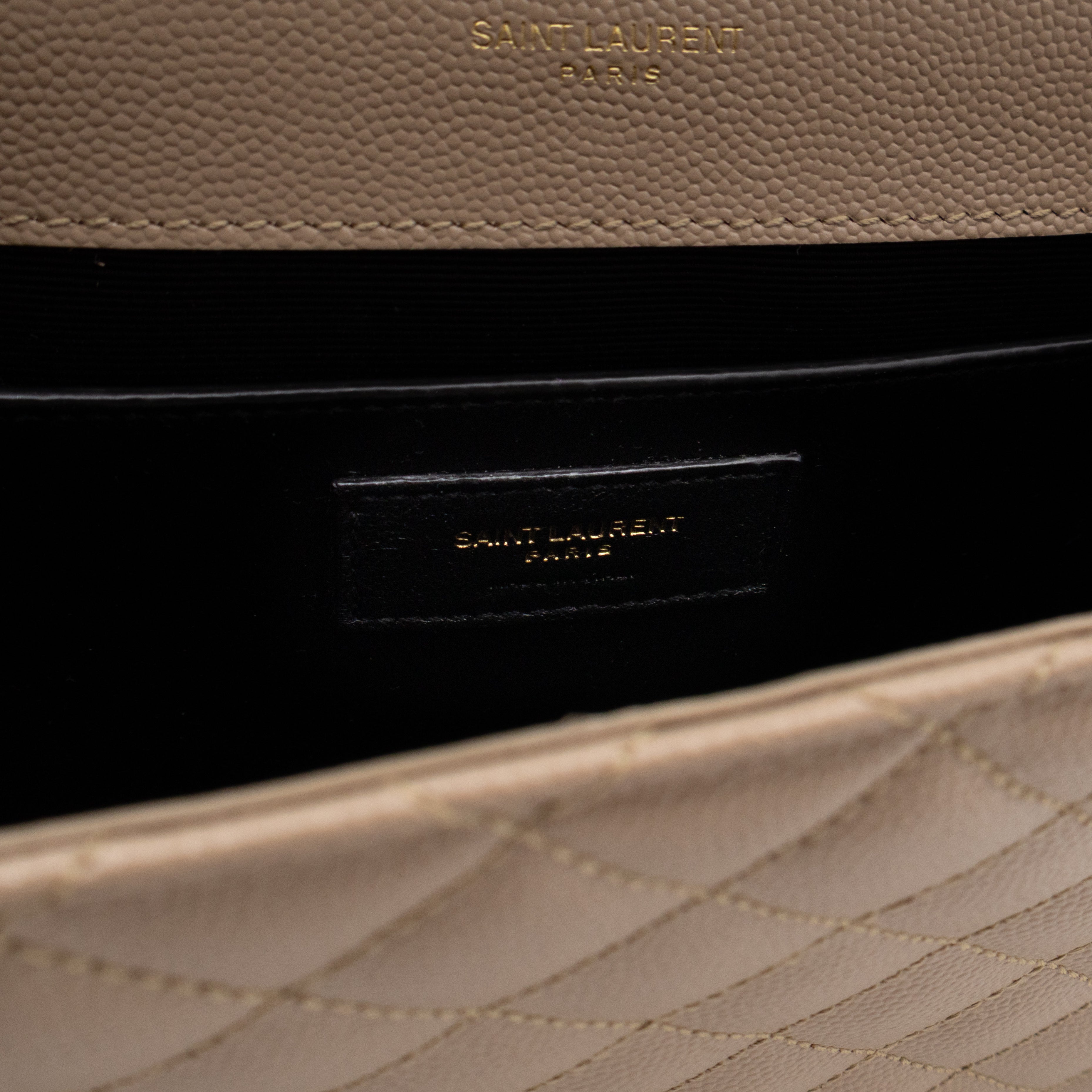 Envelope Medium Beige Quilted Grain De Poudre Embossed Leather