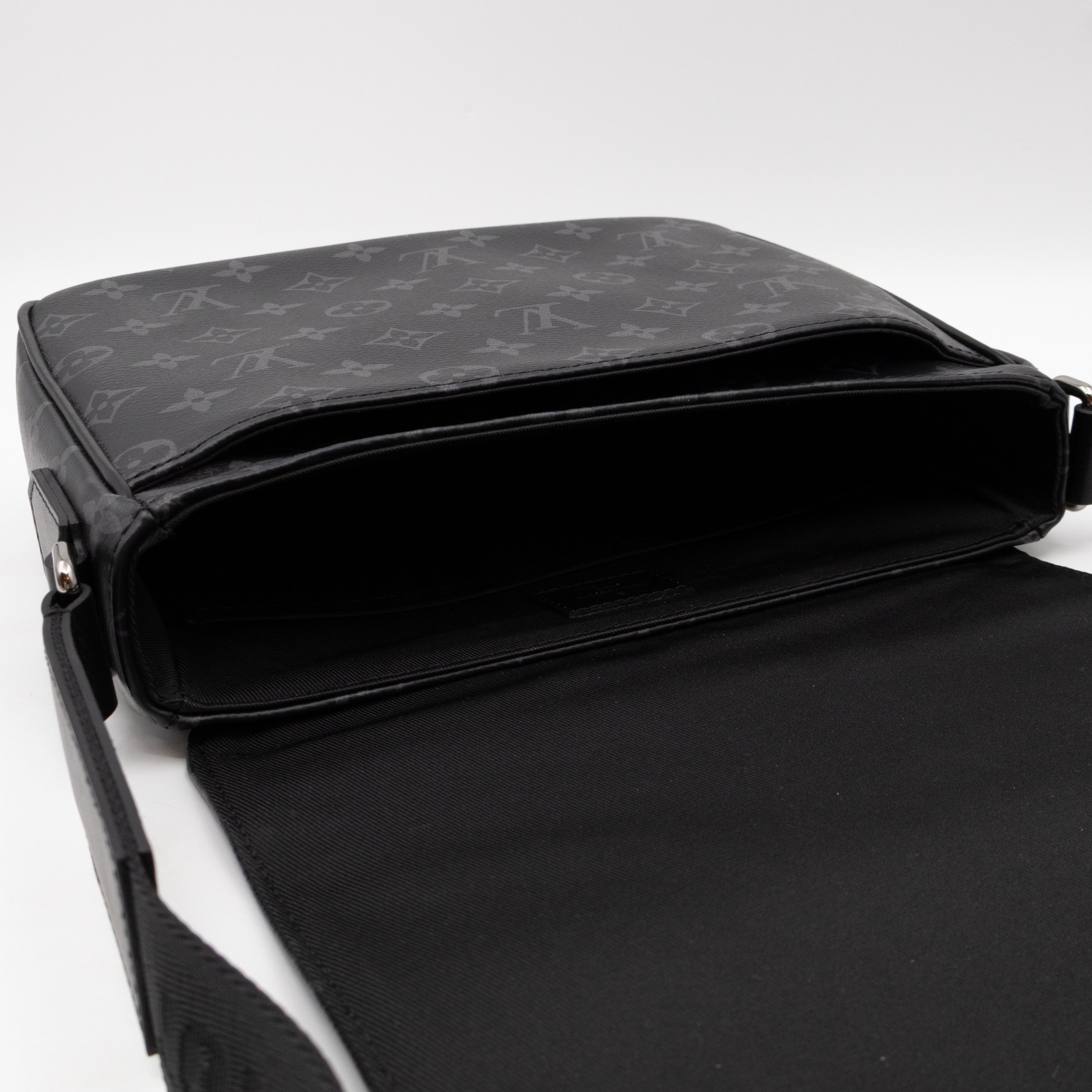 District PM Messenger Bag Monogram Eclipse