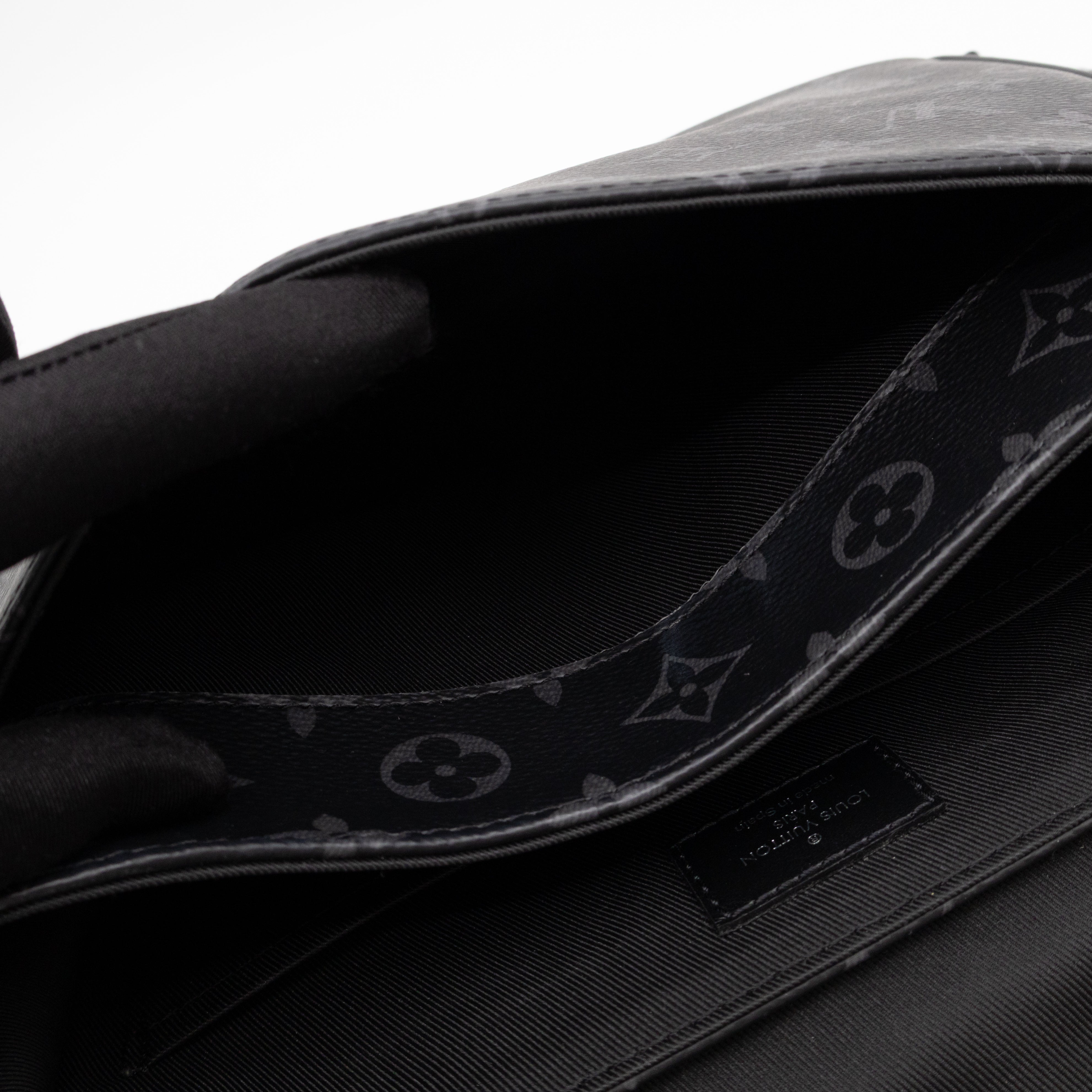 District PM Messenger Bag Monogram Eclipse