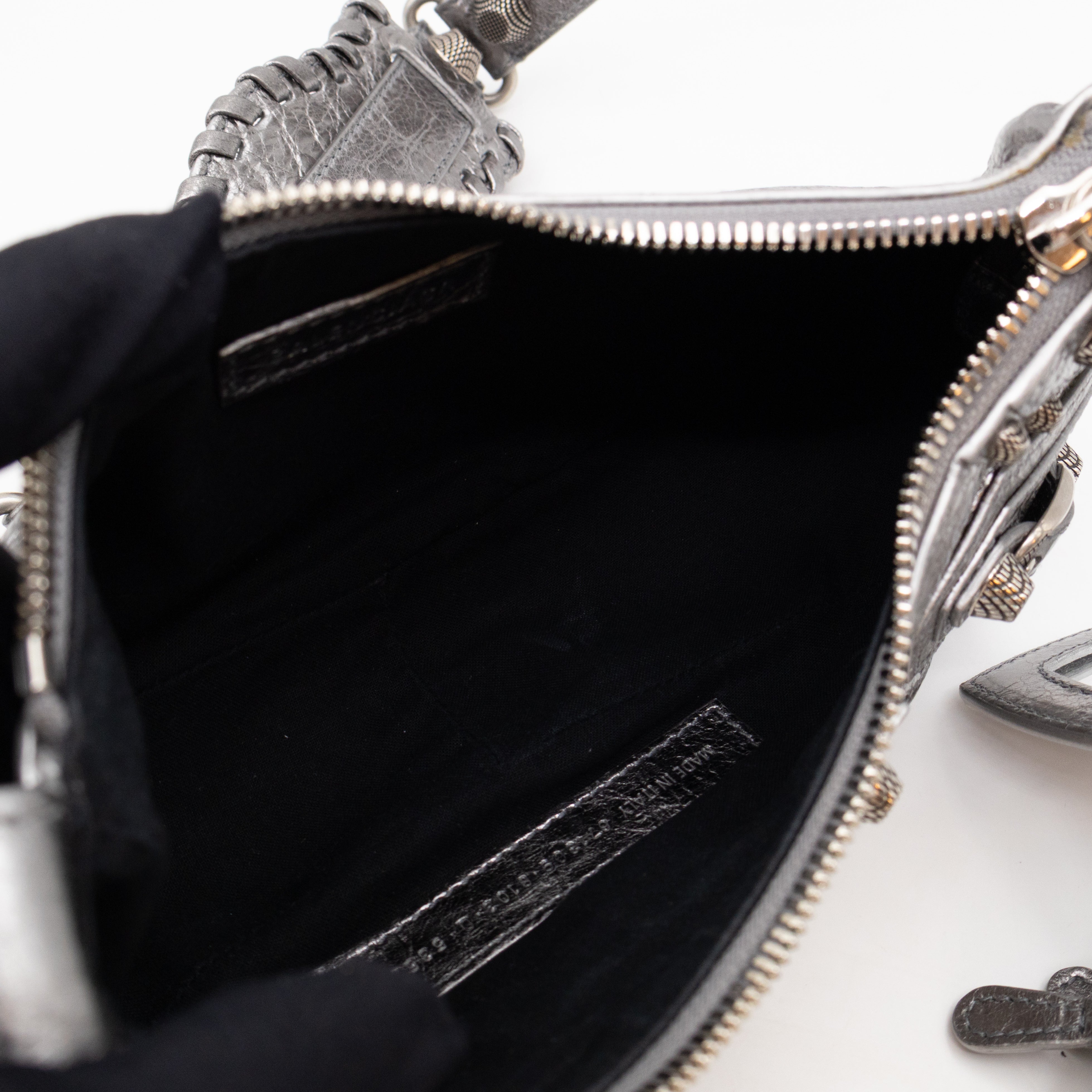 Le Cagole Shoulder Bag XS Silver Metallic Leather