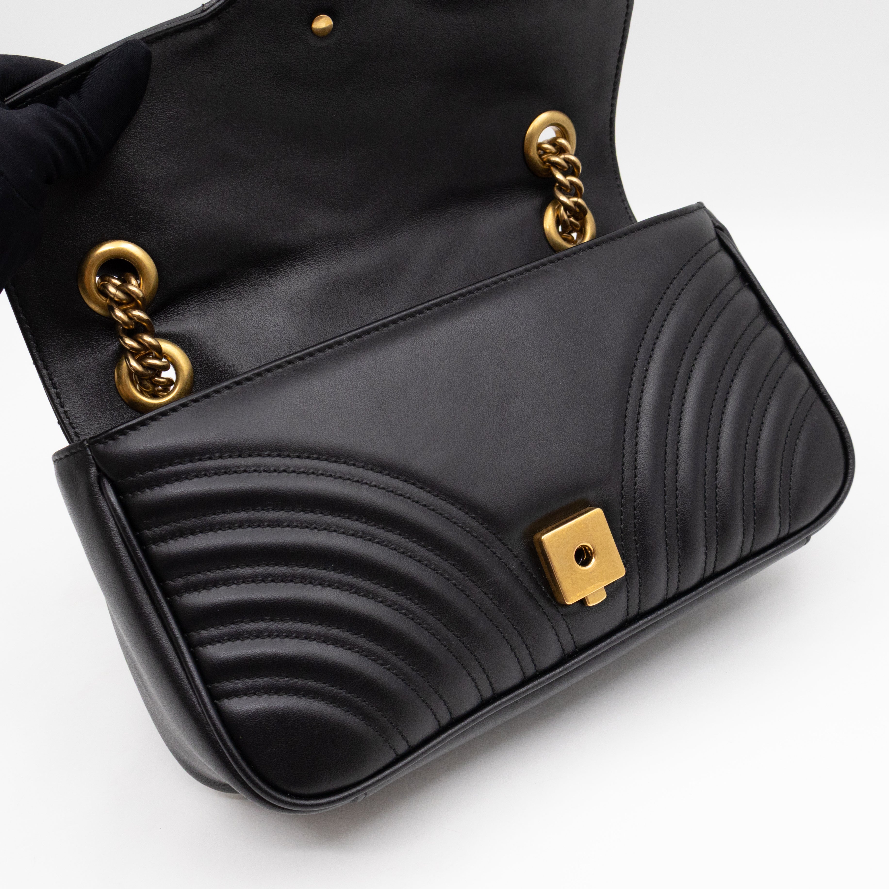 GG Marmont Medium Flap Bag Black Leather