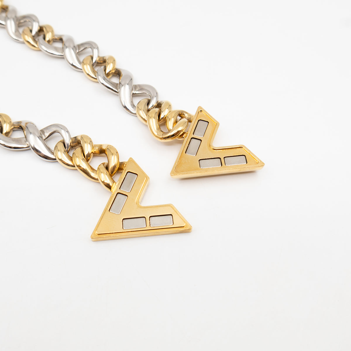 V Necklace Gold