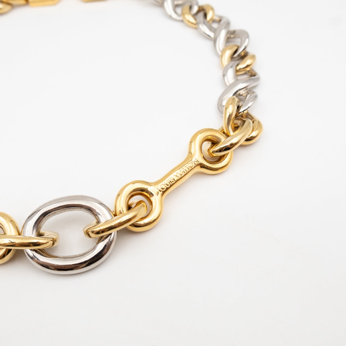 V Necklace Gold