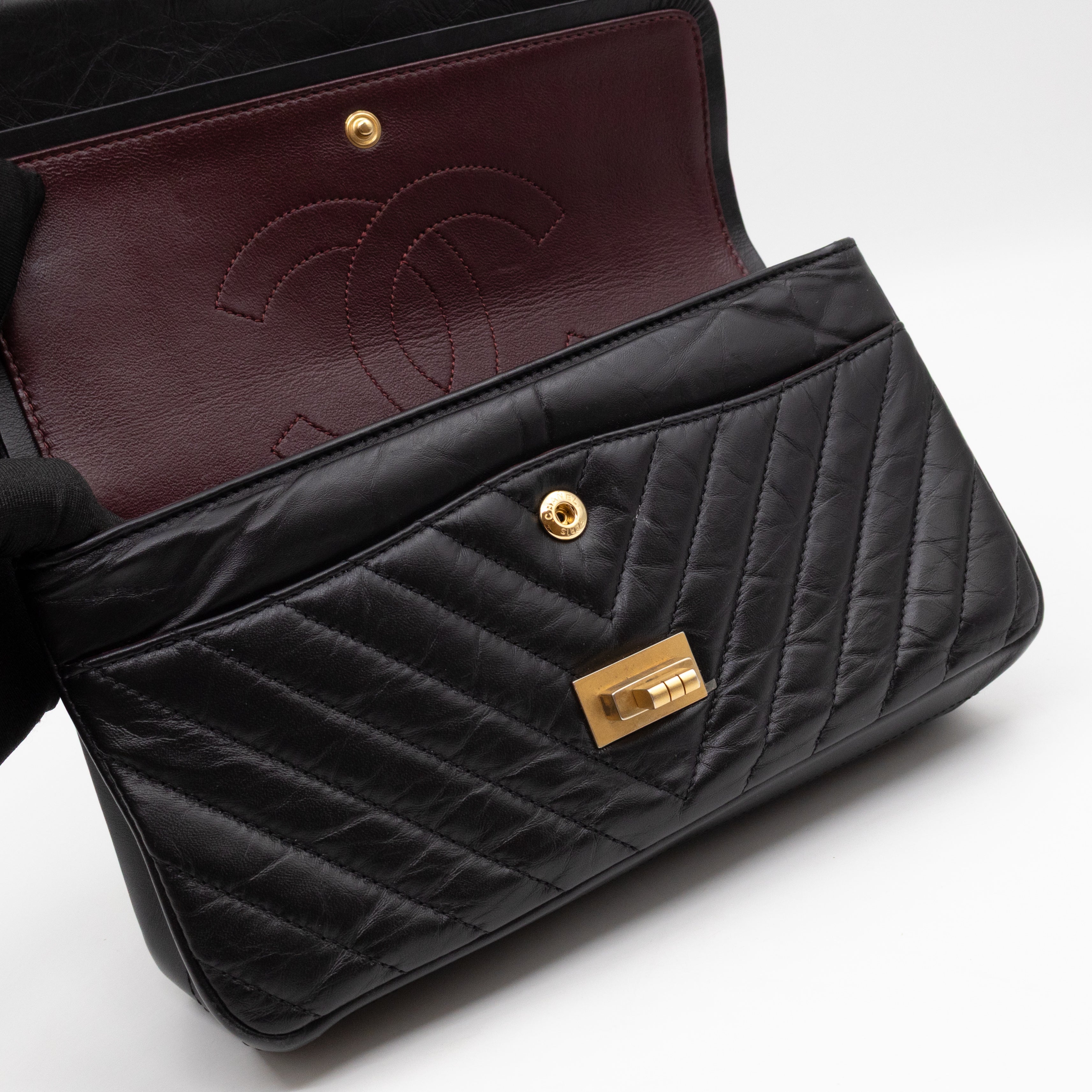 2.55 Reissue 225 Double Flap Bag Chevron Black Leather