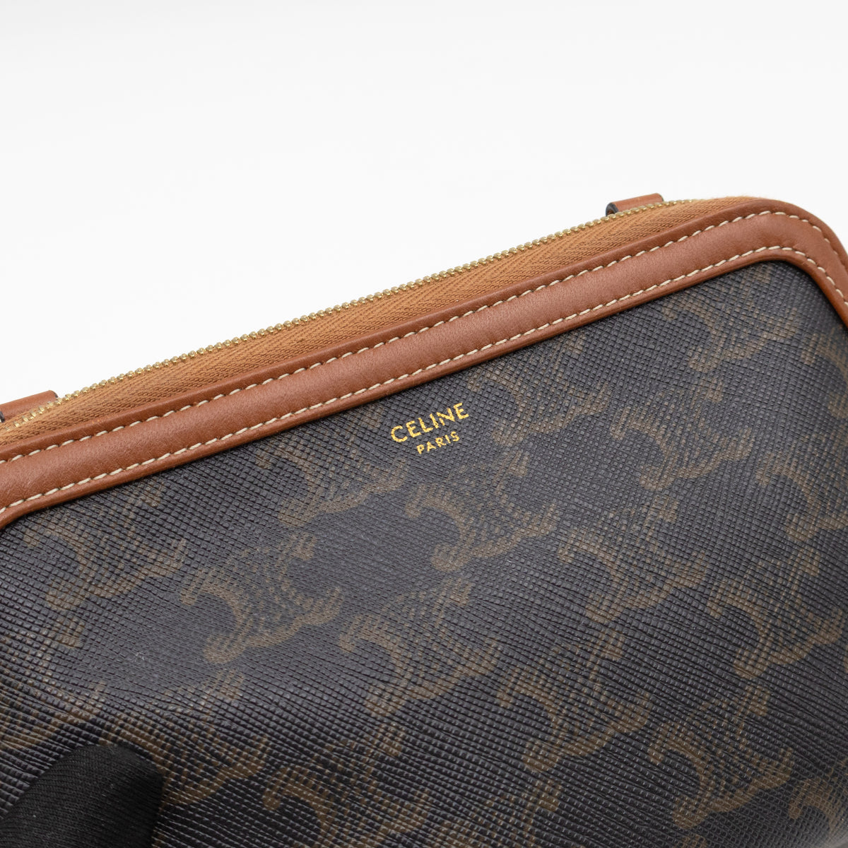 Clutch on Chain Triomphe Canvas Brown