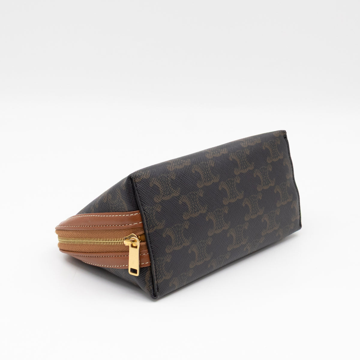Clutch on Chain Triomphe Canvas Brown