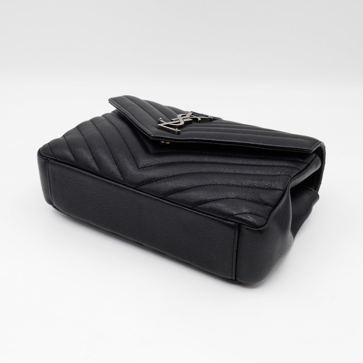 College Medium Chevron Quilted Black Leather