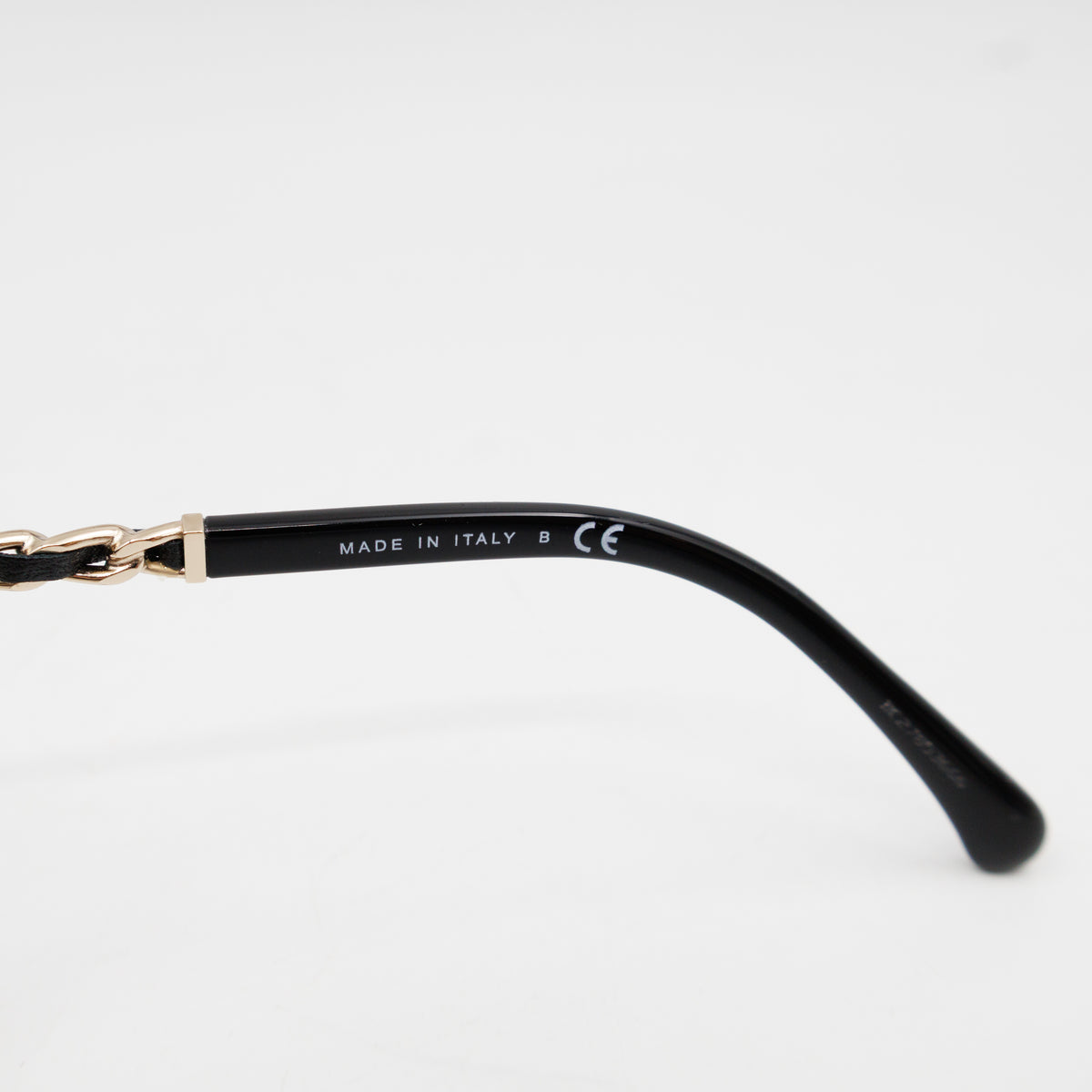 Square Sunglasses With Chanel Chain