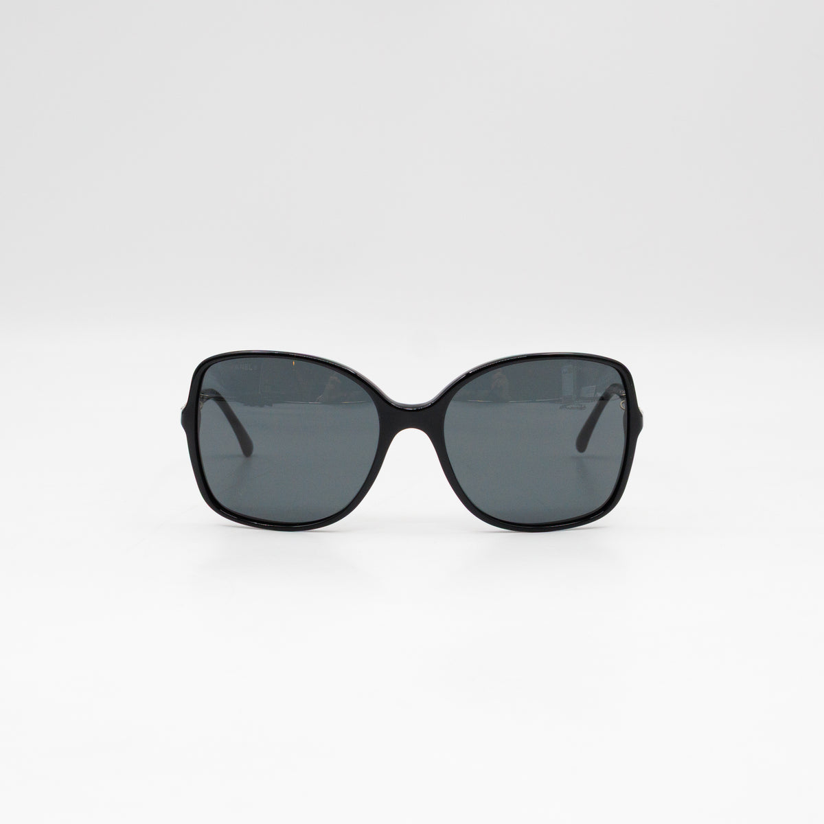 Square Sunglasses With Chanel Chain