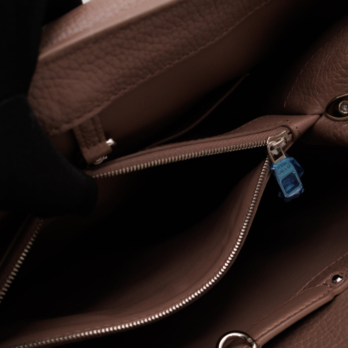 Capucines MM Beige Taurillon Leather