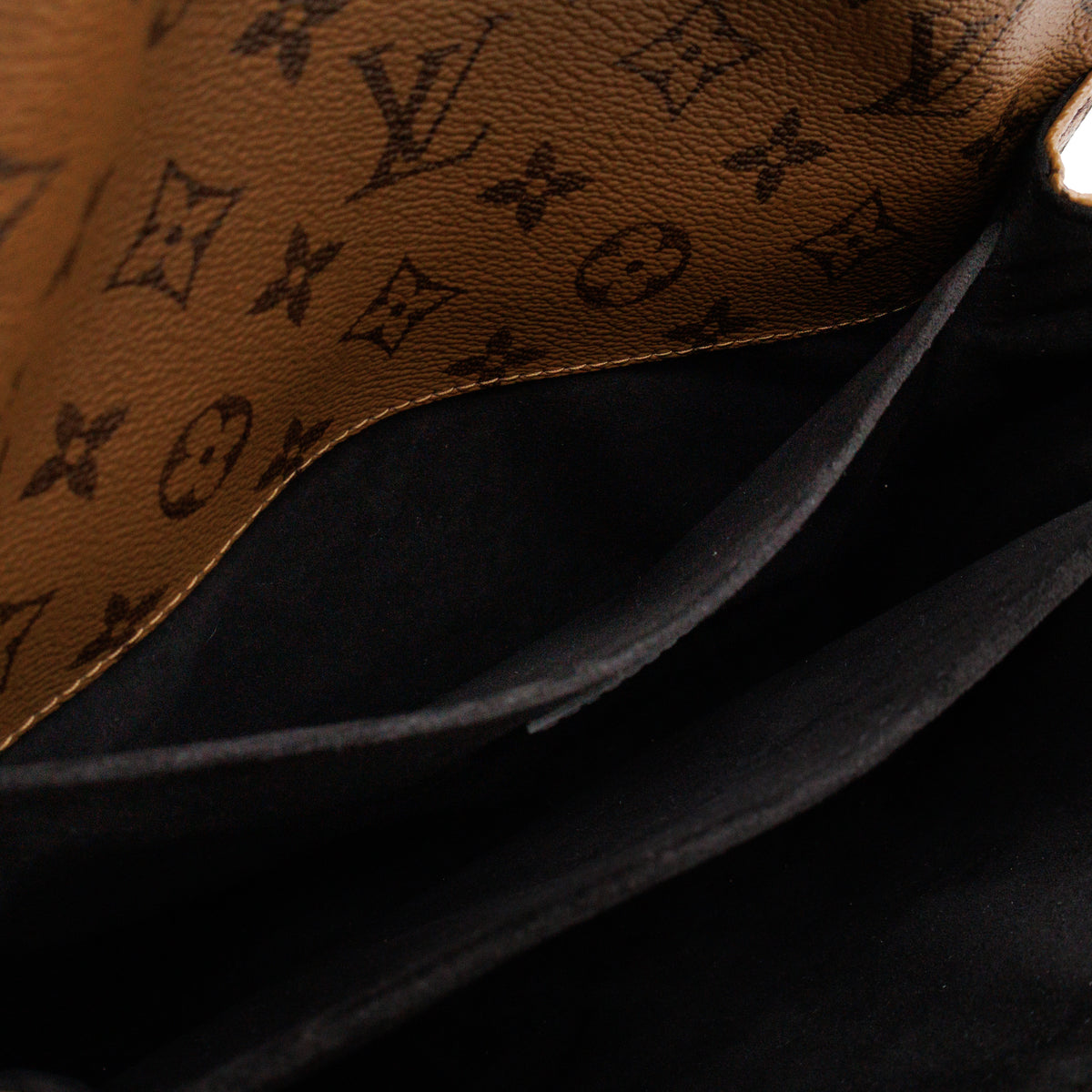Pochette Metis Monogram Reverse