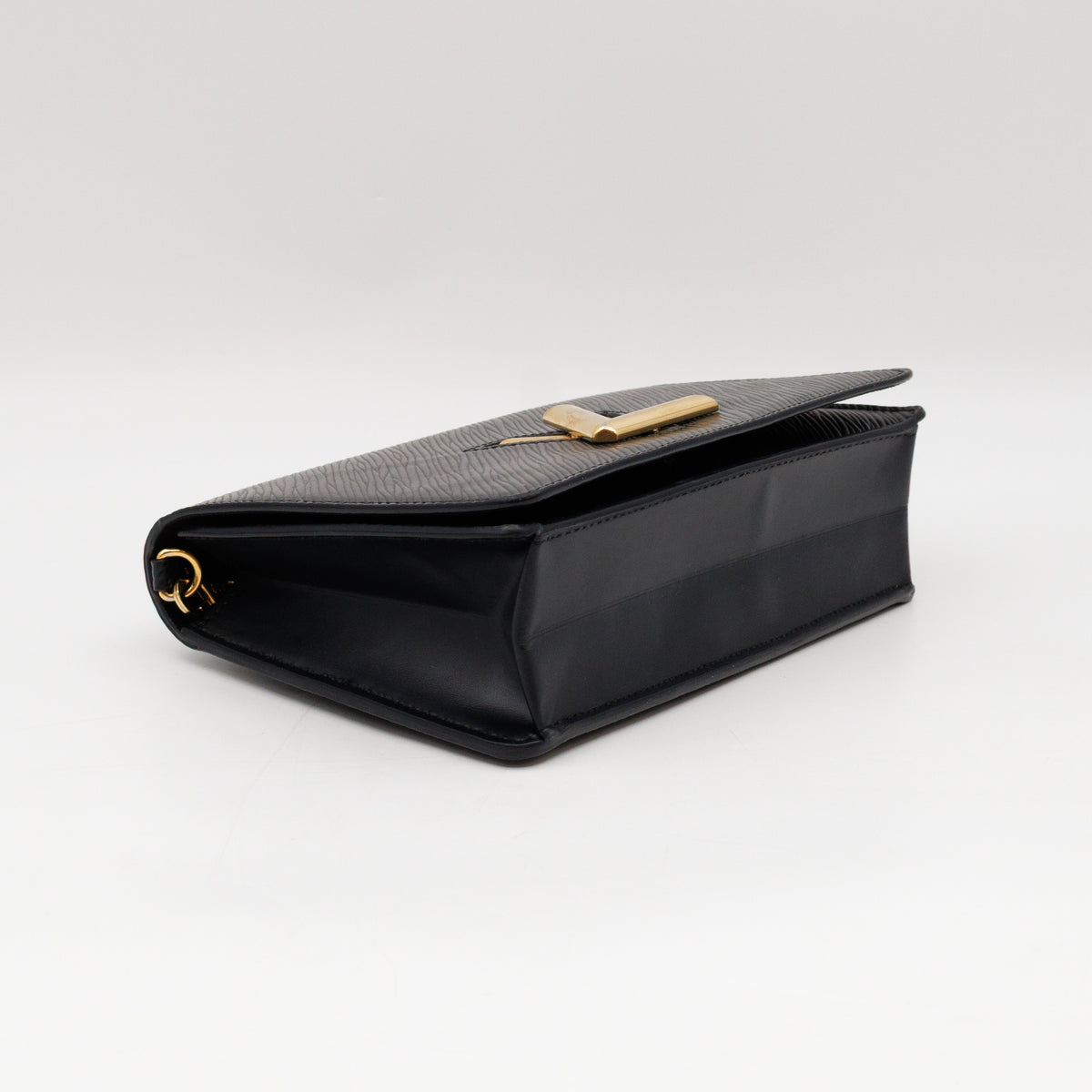 Twist Belt Chain Wallet Epi Leather Black