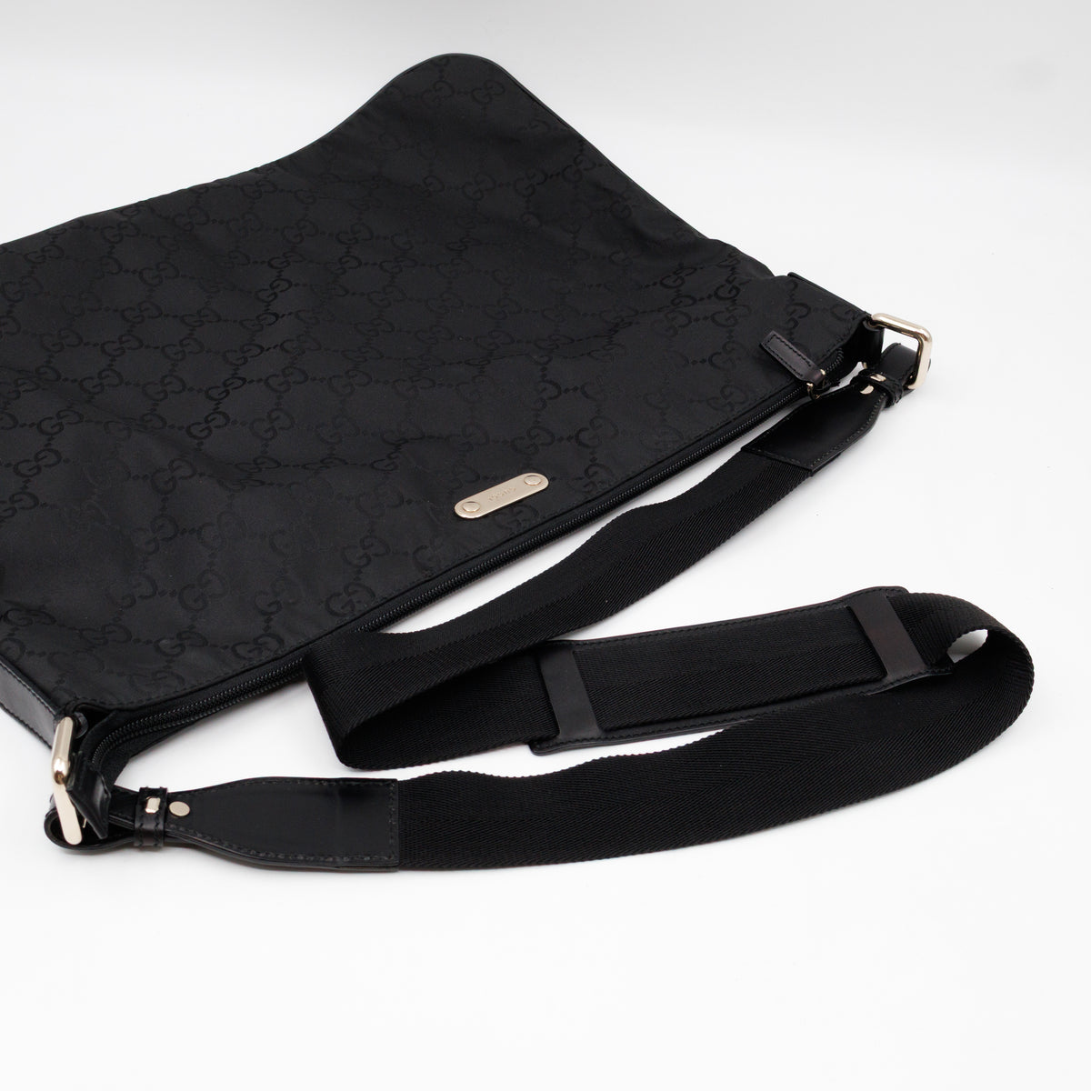 Large GG Canvas Messenger Bag Black