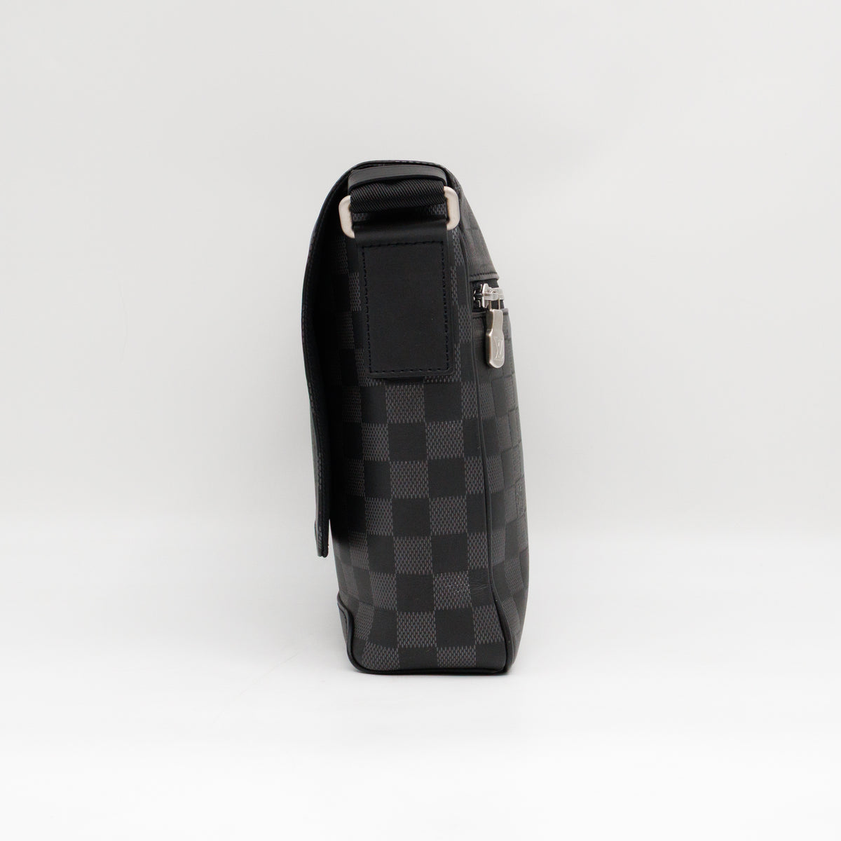 District PM Damier Infini Onyx