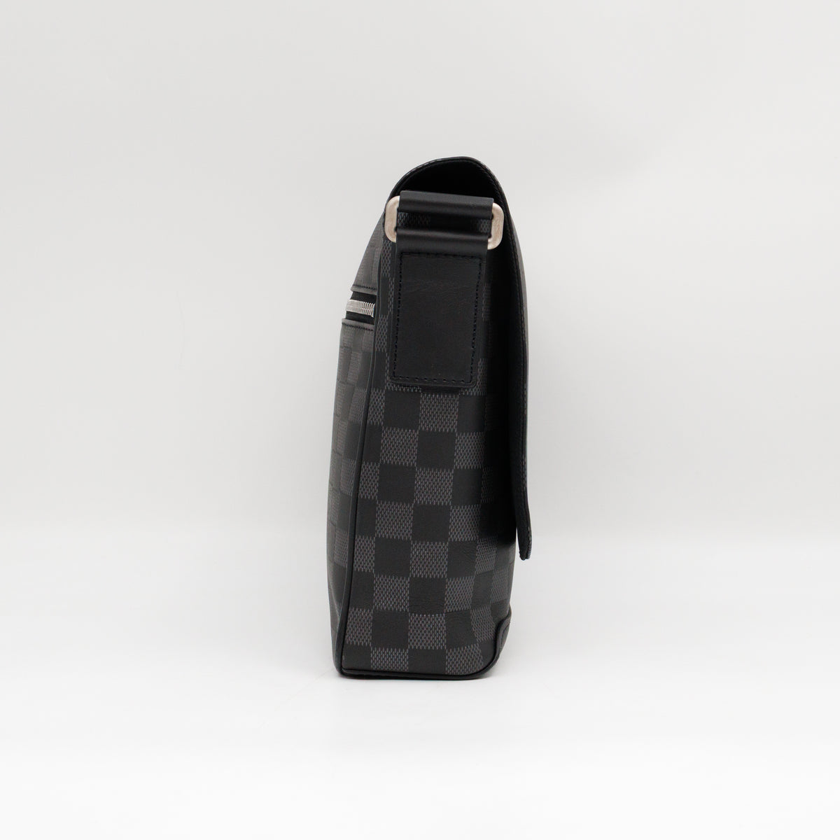 District PM Damier Infini Onyx