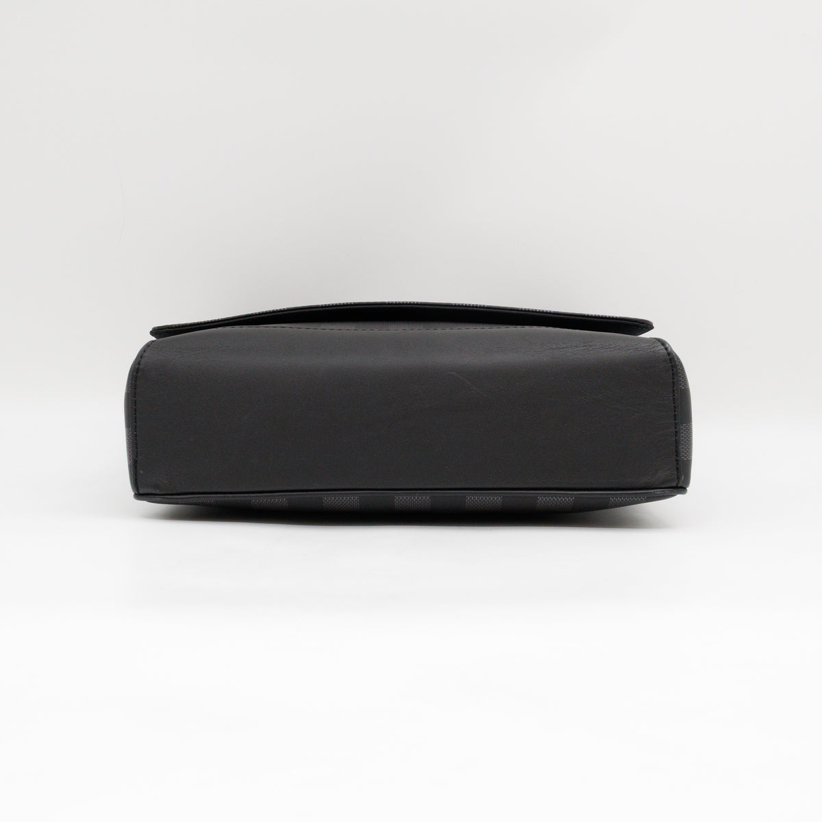 District PM Damier Infini Onyx