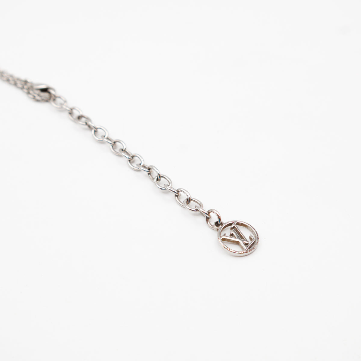 Essential V Supple Necklace Silver