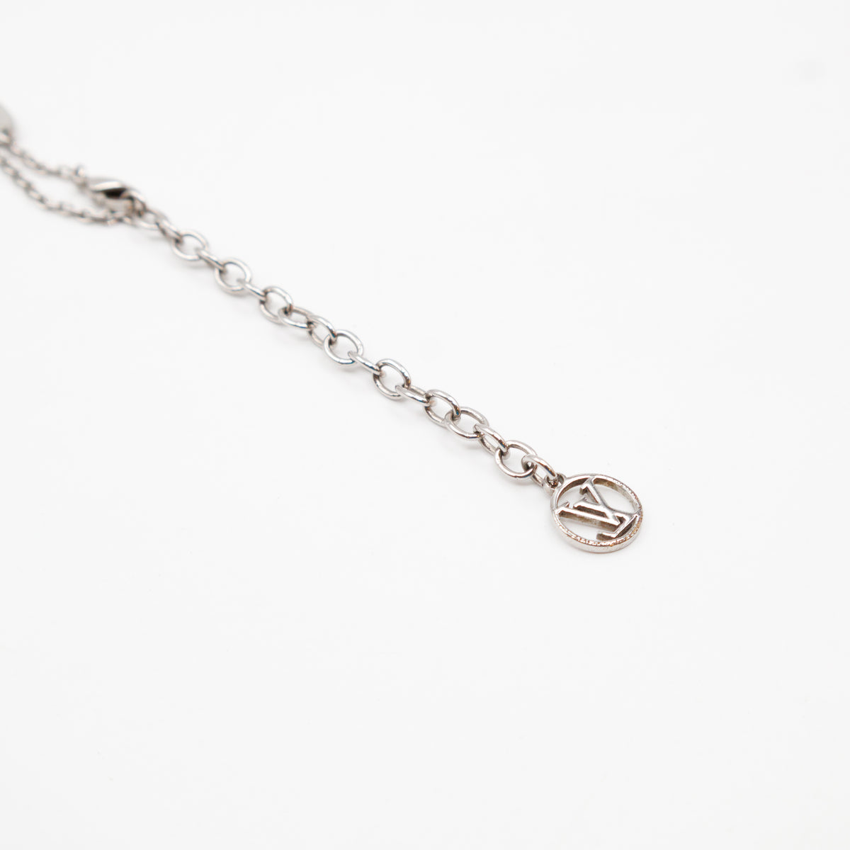 Essential V Supple Necklace Silver