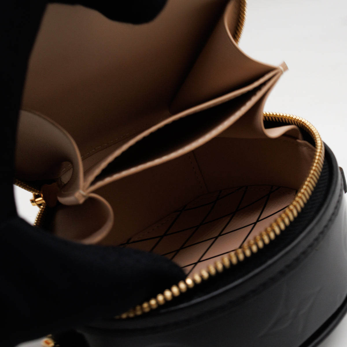 Mini Boite Chapeau Black Vernis Gold