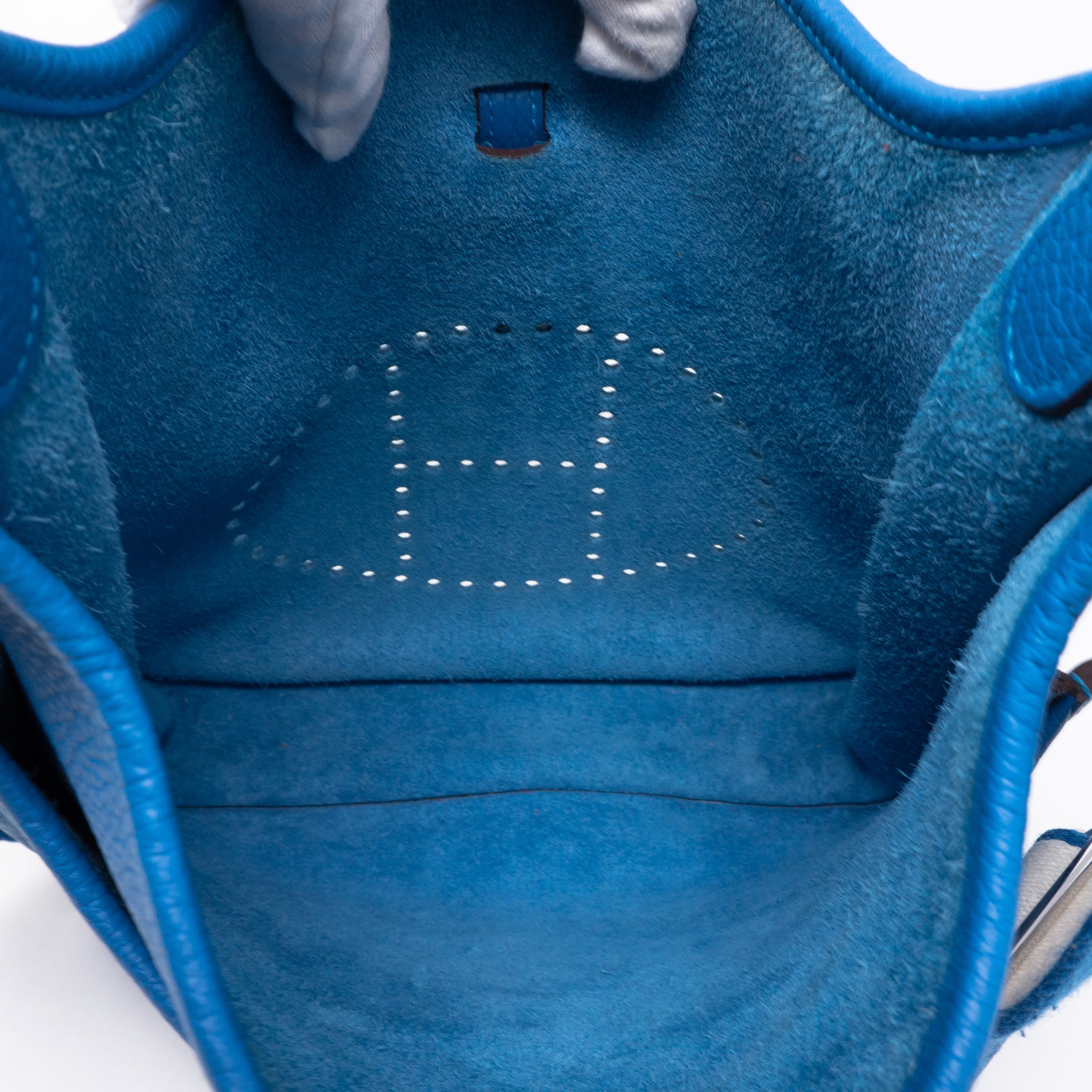 Evelyne III 29 Blue