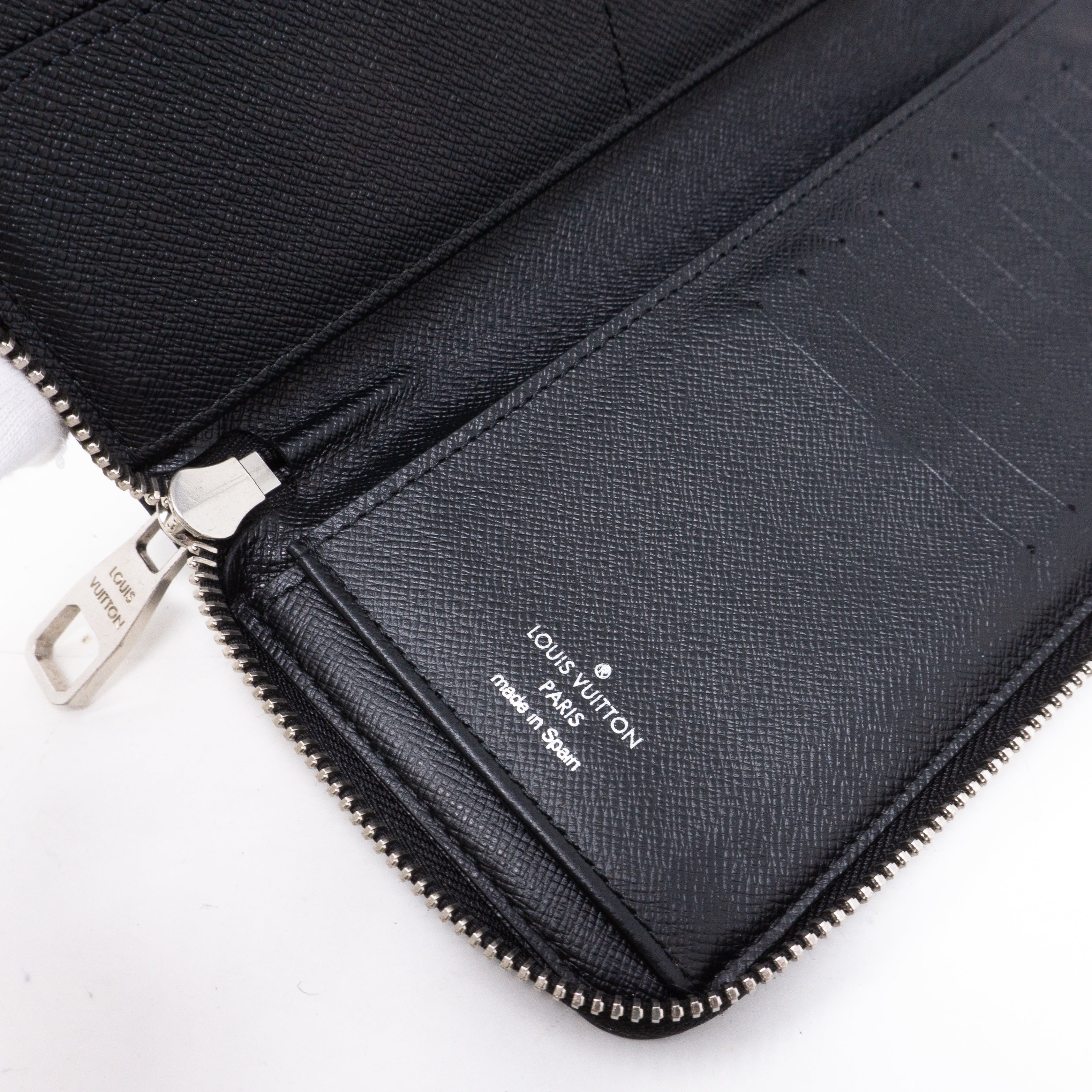 Zippy Vertical Wallet Damier Graphite