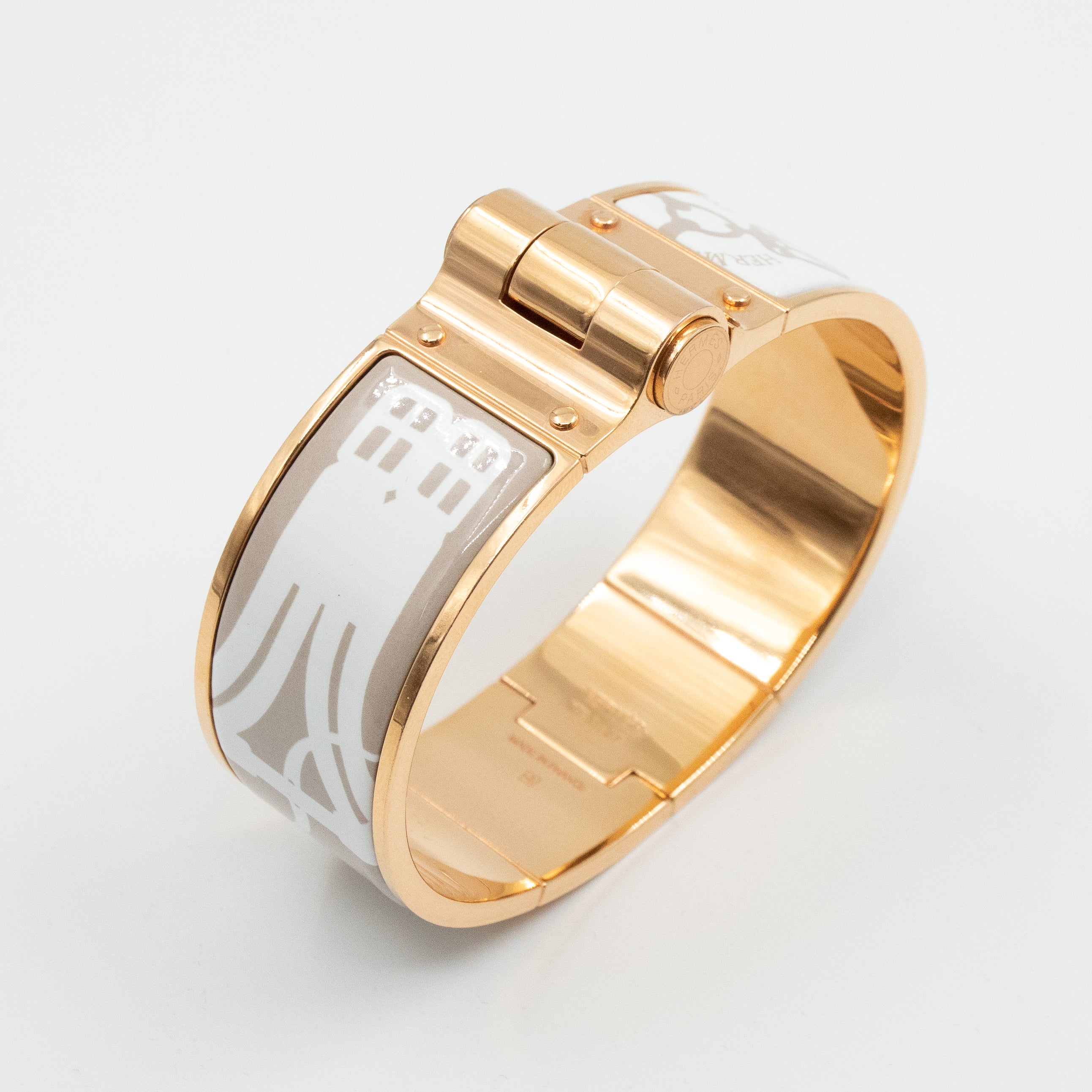 Hinged Bracelet White Rose Gold