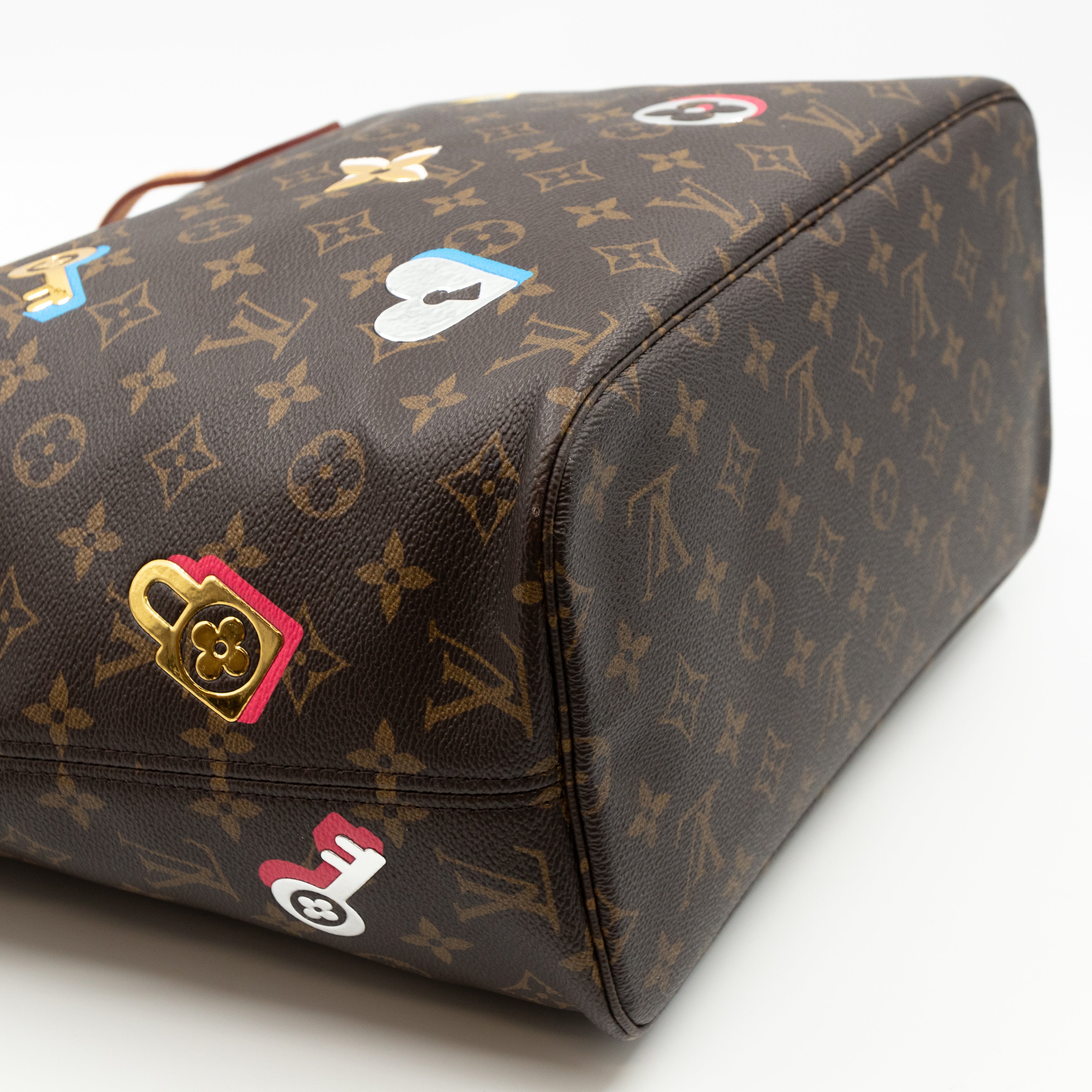 Neverfull MM Monogram Love Lock