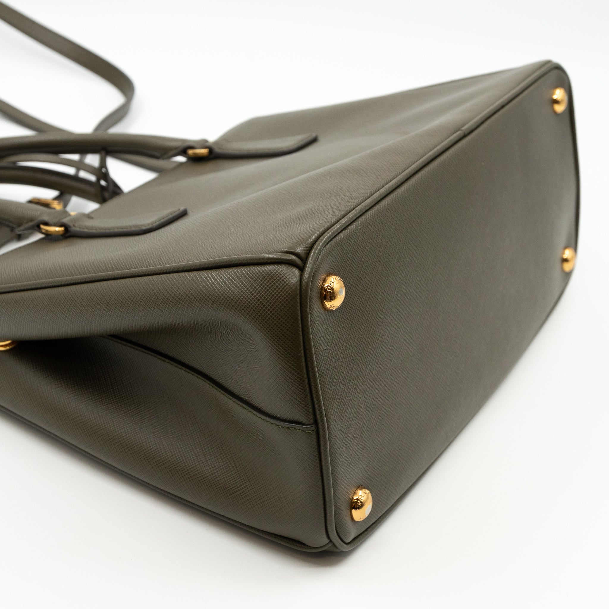Galleria Medium Double Zip Green Saffiano