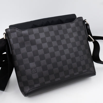 District PM Damier Infini Onyx