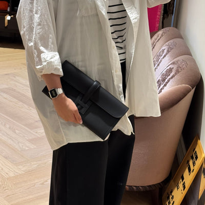 Jige Elan 29 Clutch Black Swift Leather
