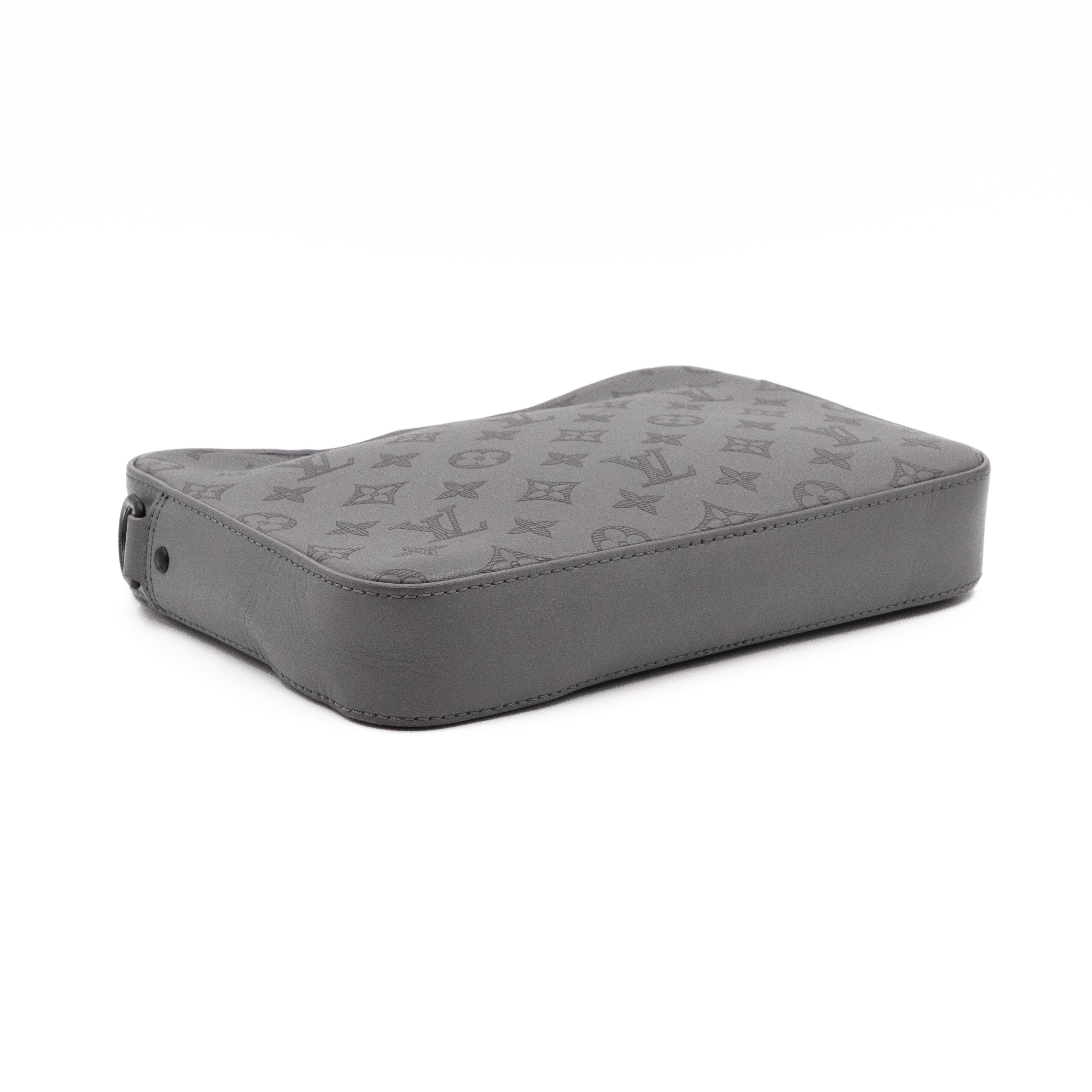 Duo Messenger Monogram Shadow Anthracite