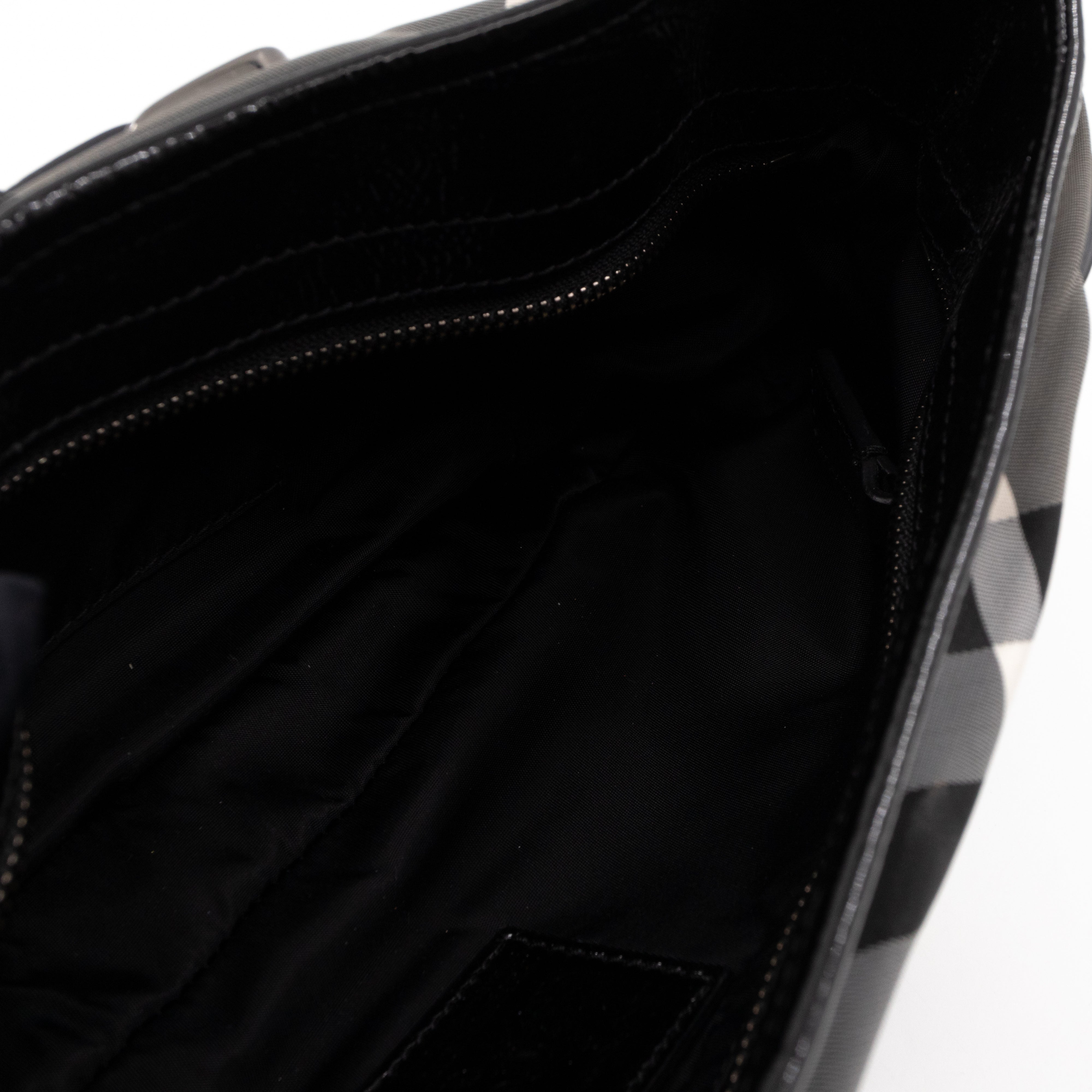 Shoulder Bag Beat Check Patent Leather