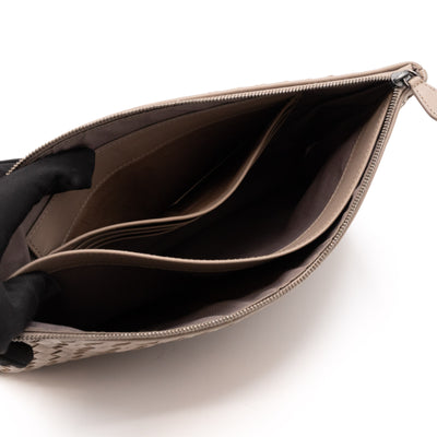 Medium Flat Pouch Intrecciato Greige Leather