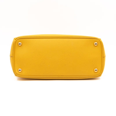 Galleria Medium Double Zip Yellow Saffiano