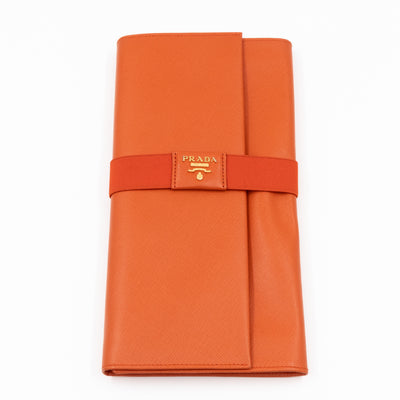 Flat Clutch with Stretch Band Orange Saffiano