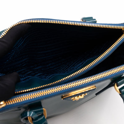 Galleria Small Double Zip Cobalto Saffiano Vernice