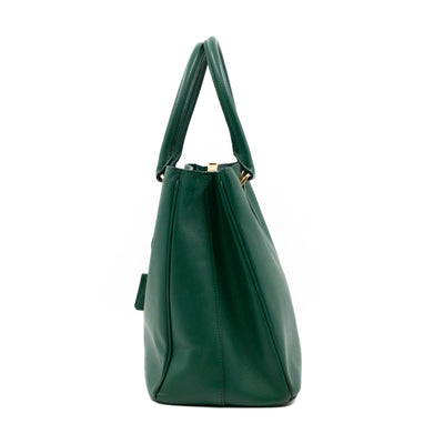 Galleria Medium Single Zip Green Saffiano