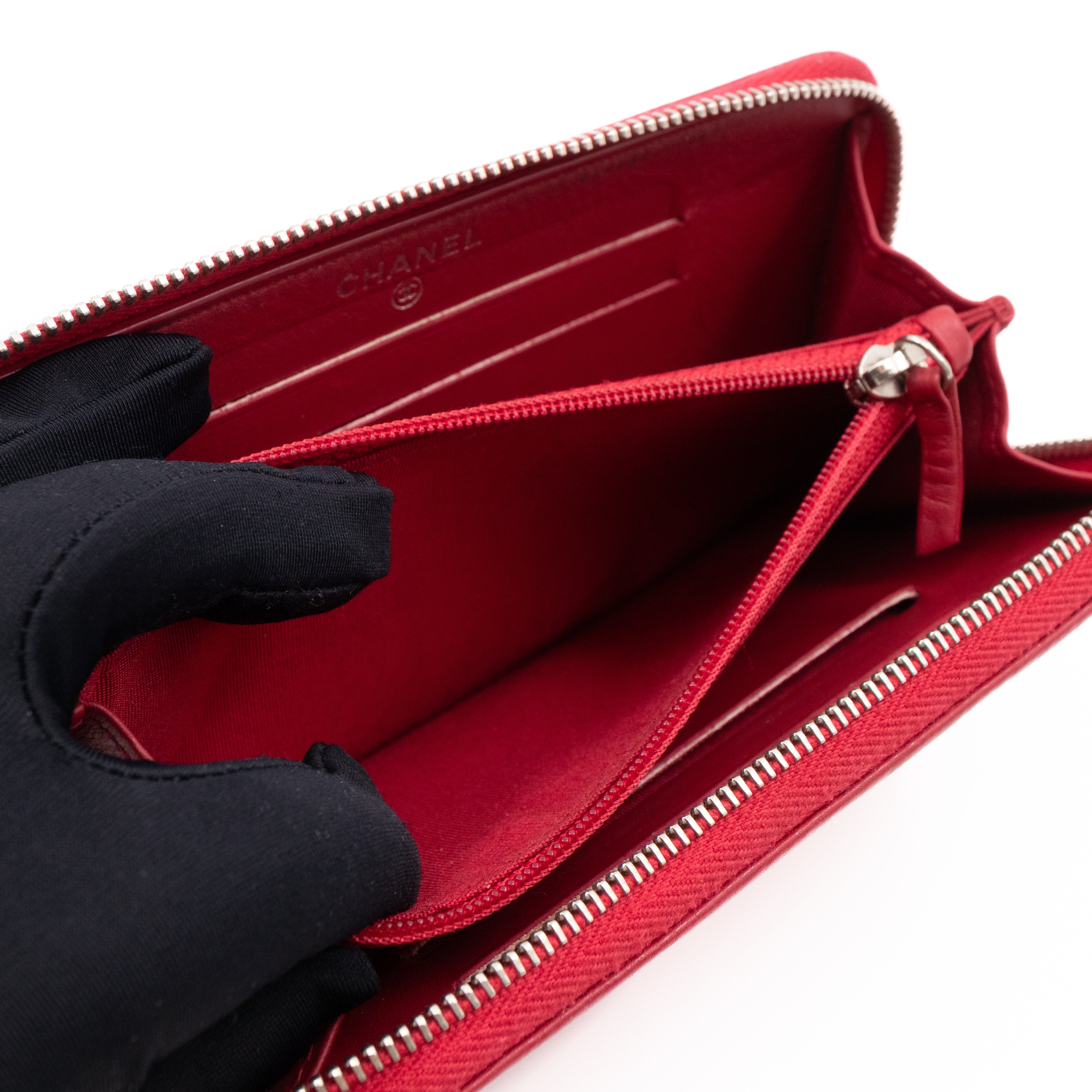 Medium Zipped Wallet Red Caviar Leather