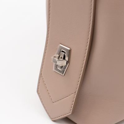 Antigona Soft Bag Medium Dune Leather