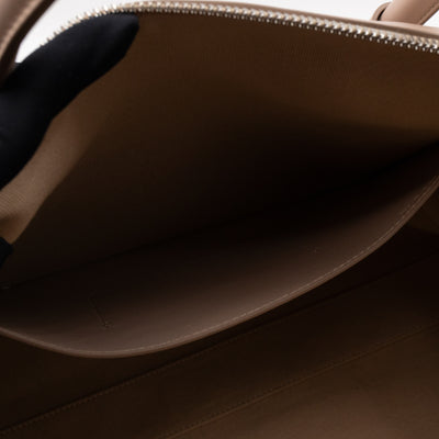Antigona Soft Bag Medium Dune Leather