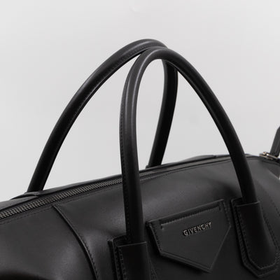 Antigona Soft Bag Medium Black Leather