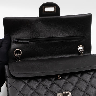 2.55 Reissue 225 Medium Black Aged Calfskin Leather