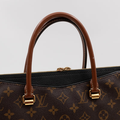 Pallas Monogram Black