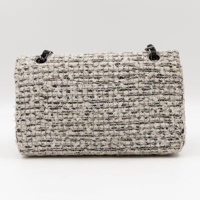 Gardens Charms 2.55 Reissue Flap Bag White Black Tweed